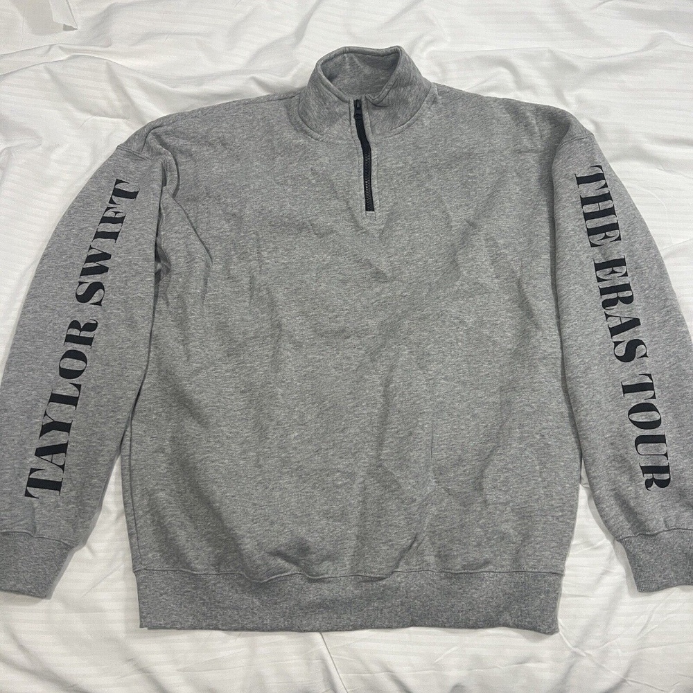 Taylor Swift The Eras Tour 2024 Official Grey Quarter-Zip - Size: Medium